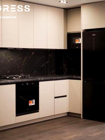 Степана Бандери вул., (Будинок 4)