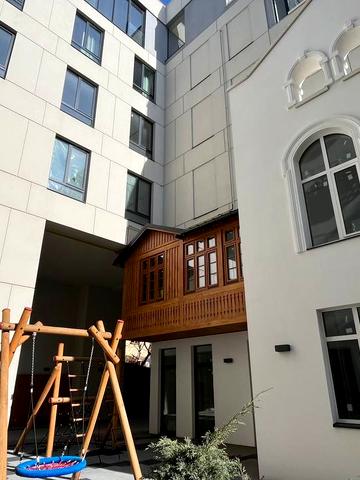 Євгена Коновальця вул. (), (Будинок)