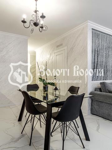 Олександрівська вул., 1