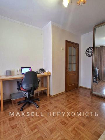 Хворостянка вул. (Праці), 30