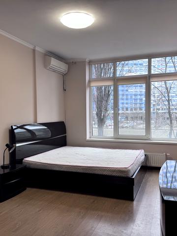 Ованеса Туманяна вул., 3