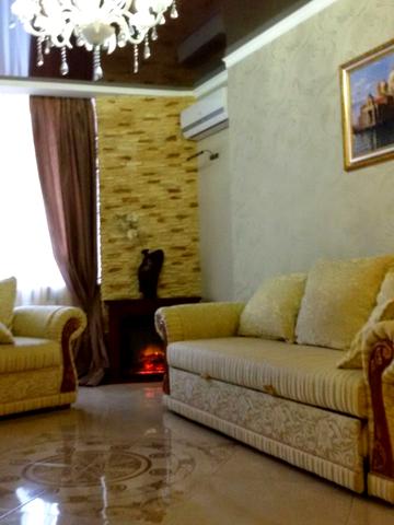 Добровольців вул. (Маршала Говорова), 10/4