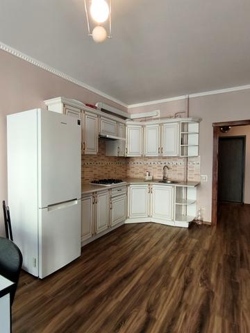 Пасічна вул., 169г