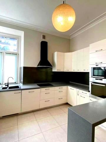 Почайнинська вул., 23