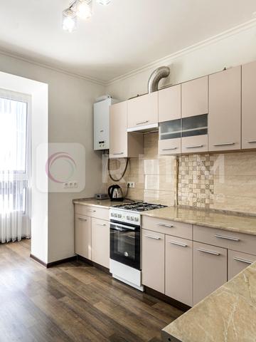 Василя Стуса вул., 40