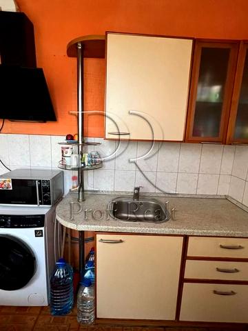 Тростянецька вул., 53