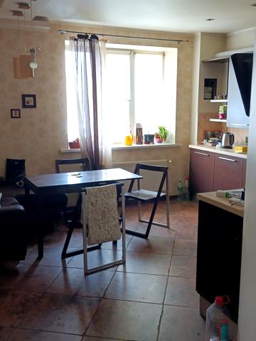 Лебединська вул., 3