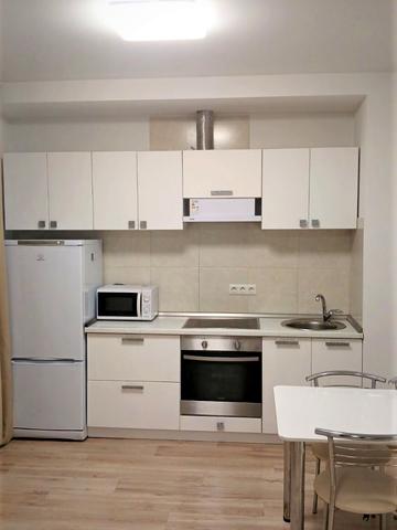 Феодосійська вул., 1