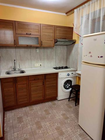 Лєскова вул., 6