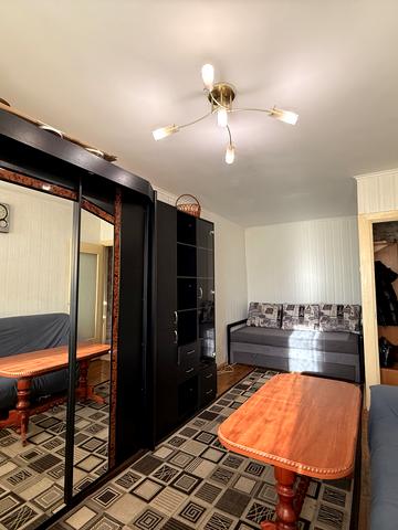 Мілютенка вул., 3