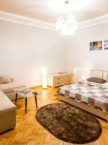 Данила Галицького пл., 16