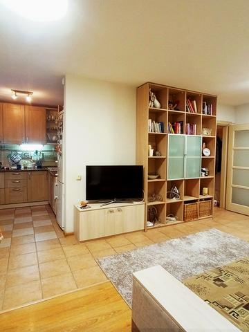 Академіка Стражеска вул., 9