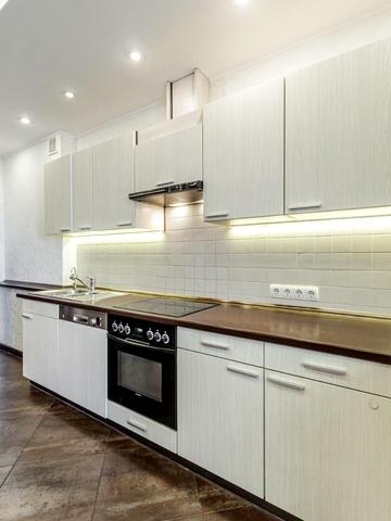 Валерія Лобановського просп. (Червонозоряний), 4-А