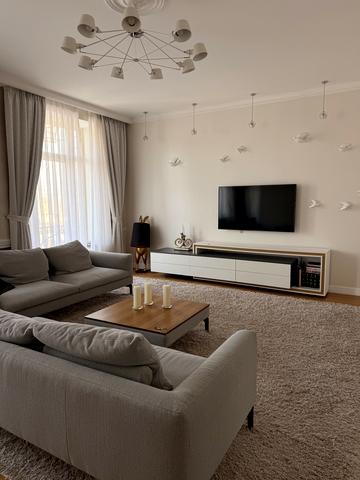 Заньковецької вул., 8