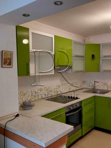 Райдужна вул., 19