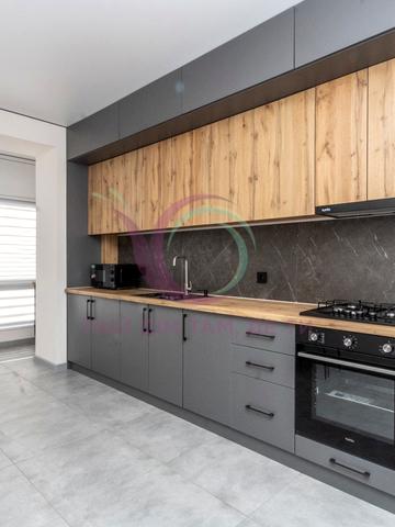 Княгинин вул., (Будинок 8)