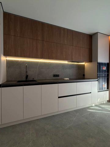 Романа Левицького вул., 4