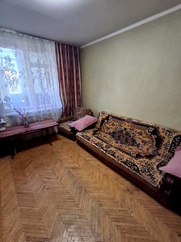 Павла Петриченка вул., 75