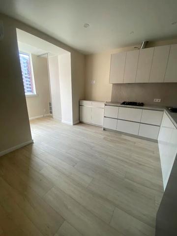 Співдружності вул., 1