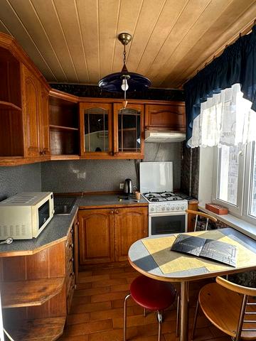 Миропільська вул., 3