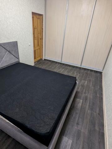 Академіка Кіпріанова вул., 4