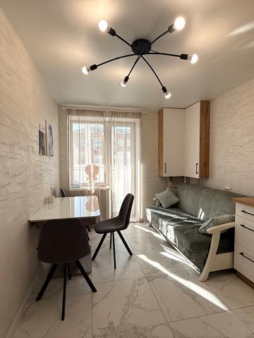 Монастирська вул., 11