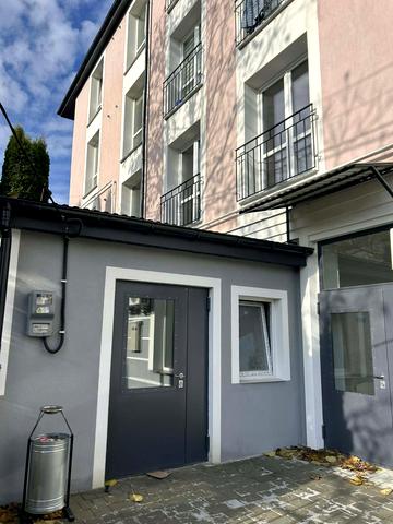 Б. Козубського вул., 8