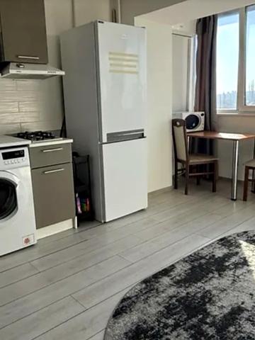 Русанівська набережна вул., 20