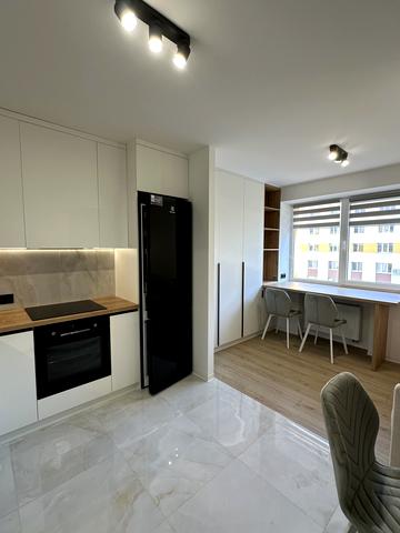 Героїв Майдану вул., (Будинок 2)