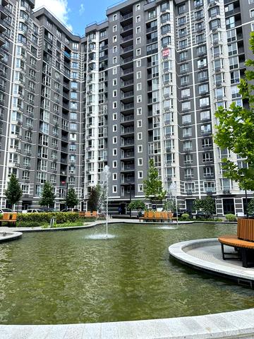 Леоніда Бірюкова бульв., 2-А