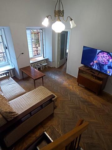 Прорізна вул., 11