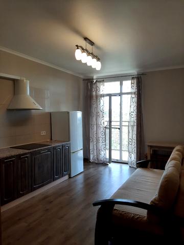 Анатолія Петрицького вул., 19