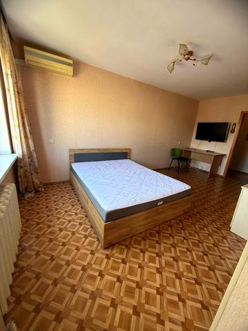 Олександра Архипенка вул. (Мате Залки), 8-А