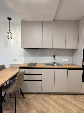 Залізнична вул., 9-М