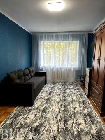 Президента Грушевського просп., 8