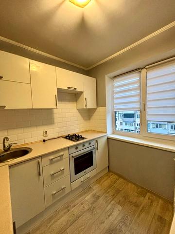 Квітки Цісик вул. (Гулі Корольової), 3