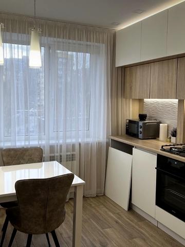 Екіпажний пров., 1