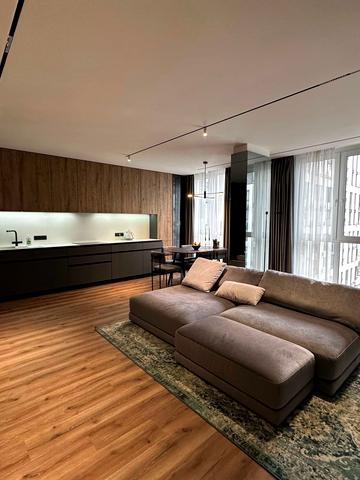 Салютна вул., 2к8