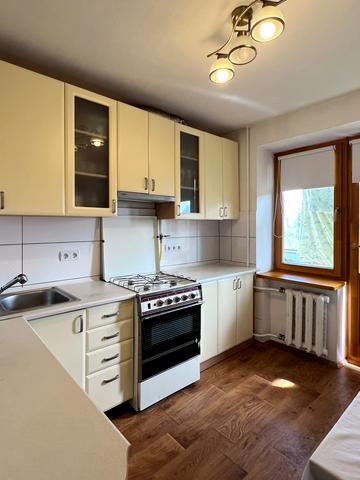 Євгена Патона вул., 2/4