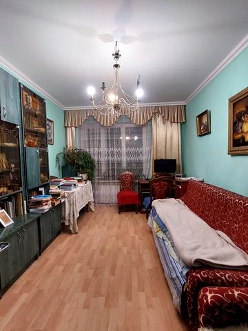 Михайла Грушевського вул., 5