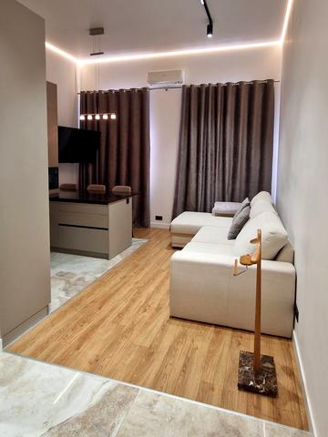 Петра Сагайдачного вул., 14