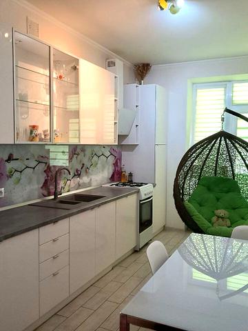 Івана Кавалерідзе вул., 3