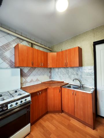 Вінстона Черчилля вул. (Червоноткацька), 24