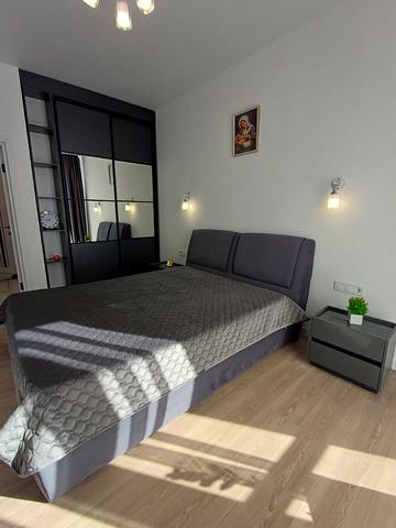 Богдана Хмельницького вул., (ЖК Вежа (будинок 1))