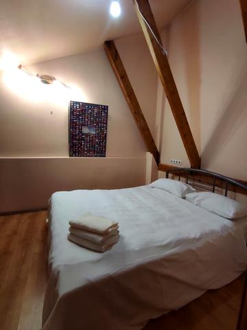 Бориса Грінченка вул., 2/1