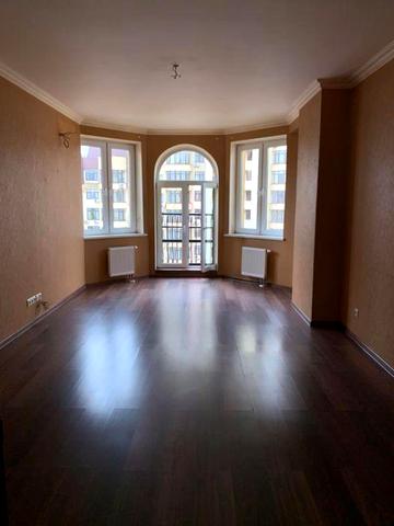 Полтавська вул., 10