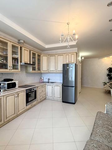 Літературна вул., 1а