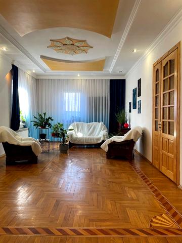 Університетська вул.