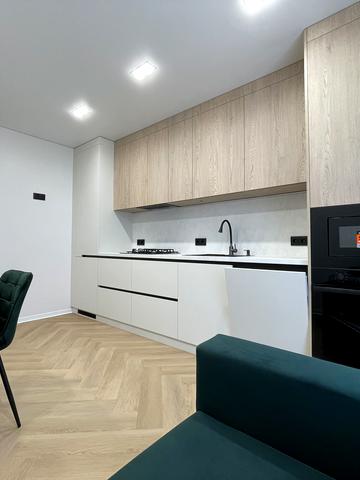 Юліана Пелеша вул., 3