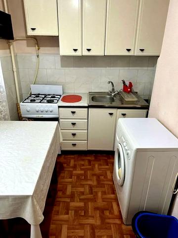 Лесі Українки бульв., 24-Б